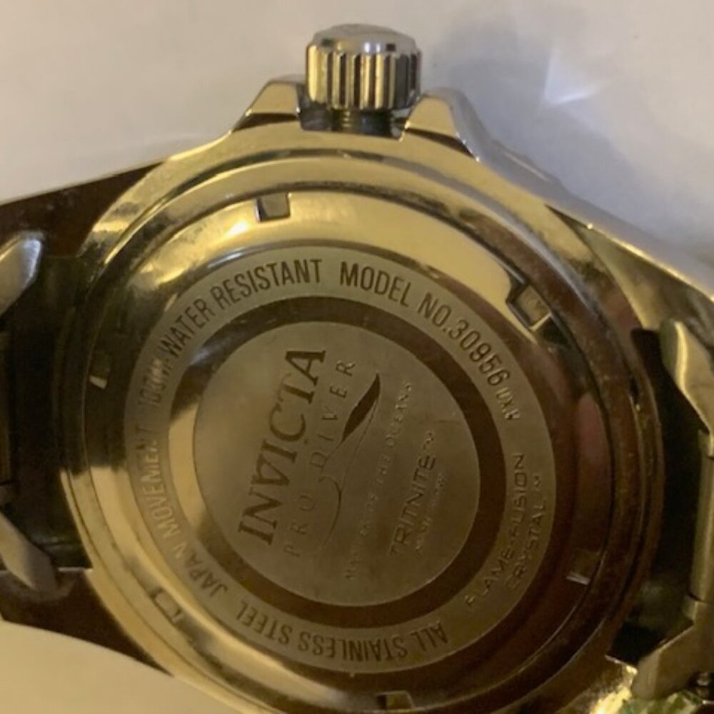 Invicta Pro Diver Quartz Watch - 42MM - Picture 6 of 6